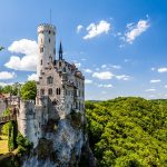 断崖に聳えるドイツの名城 “リヒテンシュタイン城” の魅力5つ